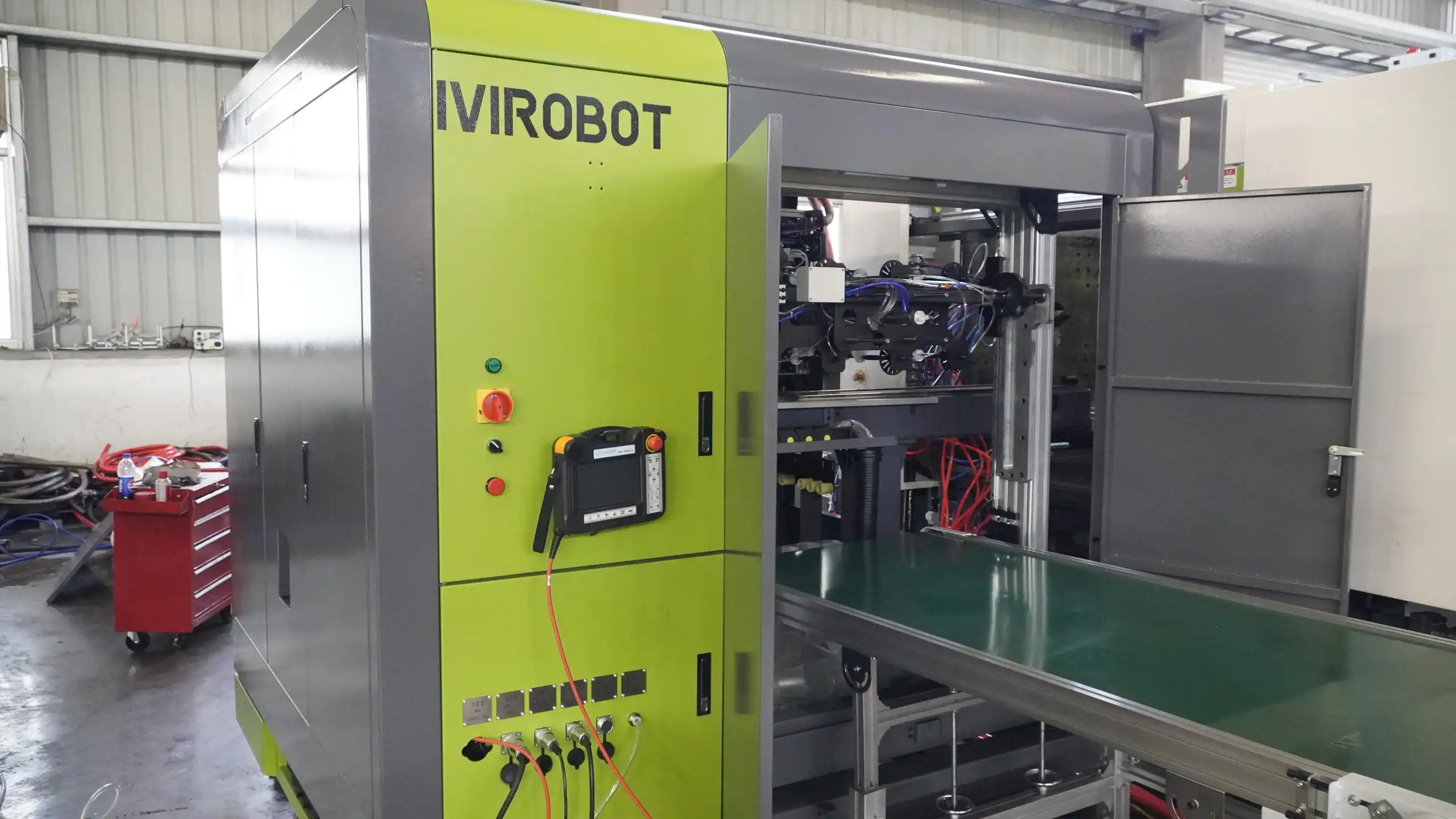 生产环境中的 IVIROBOT IML 自动化设备